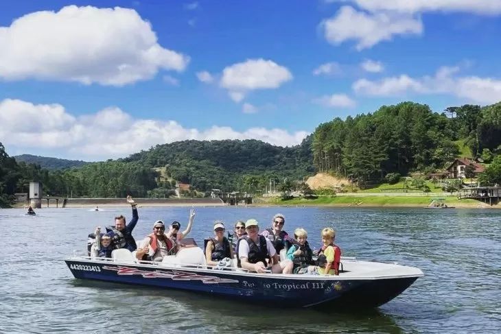 Passeio de Barco na Represa de Rio Bonito em Rio Dos Cedros